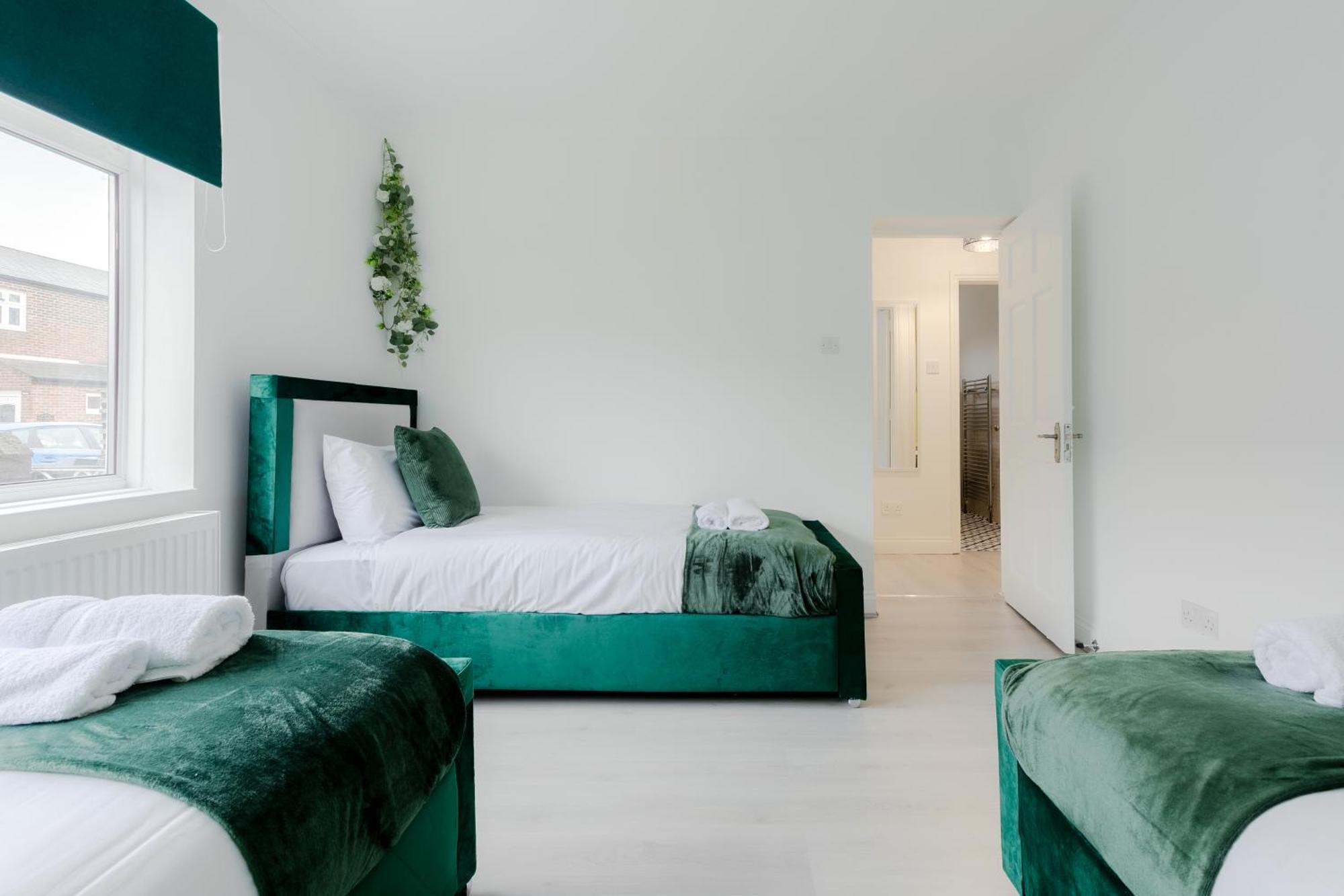 5Br House, Free Parking Offa12, Contractor, Big Families, Relocation Villa Redbridge Exteriör bild